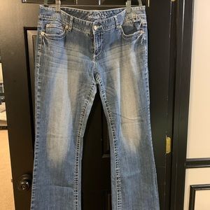 Super cute womens maurices jean